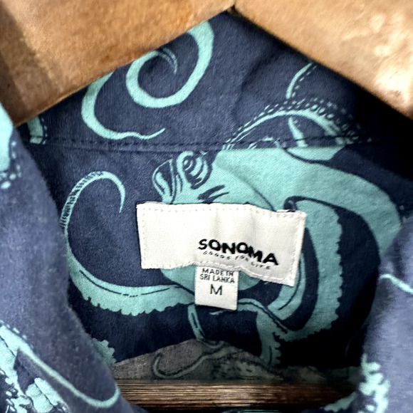 Sonoma Short Sleeve Button Up Shirt Mens Medium Blue Octopus Beach Preppy Resort - Picture 2 of 7